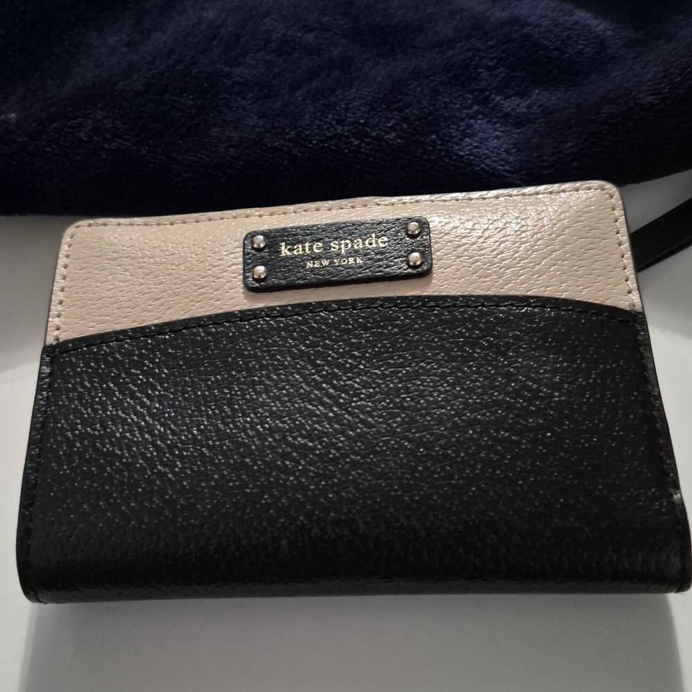 Kate Spade Black and Cream Wallet W/COA